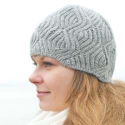 Alpaca Hat Glacier Express Knitting pattern Design Ekaterina Arndt wollefein-shop.ch