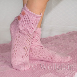 Socken Rosenquarz Strickanleitung Design Ekaterina Arndt wollefein-shop.ch