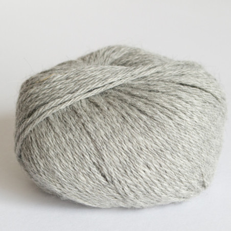 Indiecita DK Baby Alpaca Hellgrau - 100% feinste luxuröse Babyalpaka aus Peru 50 g / ca. 113 m / 124 yds. wollefein-shop.ch