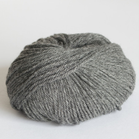 Indiecita DK Baby Alpaca Grau - 100% feinste luxuröse Babyalpaka aus Peru. 50 g / ca. 113 m / 124 yds, wollefein-shop.ch