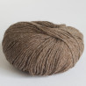 Indiecita DK Baby Alpaca Dunlelbraun - 100% feinste luxuröse Babyalpaka aus Peru. 50 g / ca. 113 m / 124 yds, wollefein-shop.ch