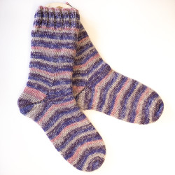 Warm hand-knitted socks with a high shaft and higher instep for a comfortable fit. Size EUR 36-38, US 5-6